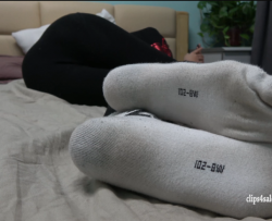 K&MKMϵ - Yiyi's dirty white socks feet joi [4k]