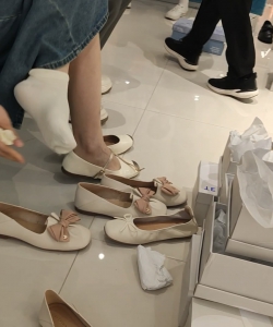 ����������Ů��Ь[02:26]